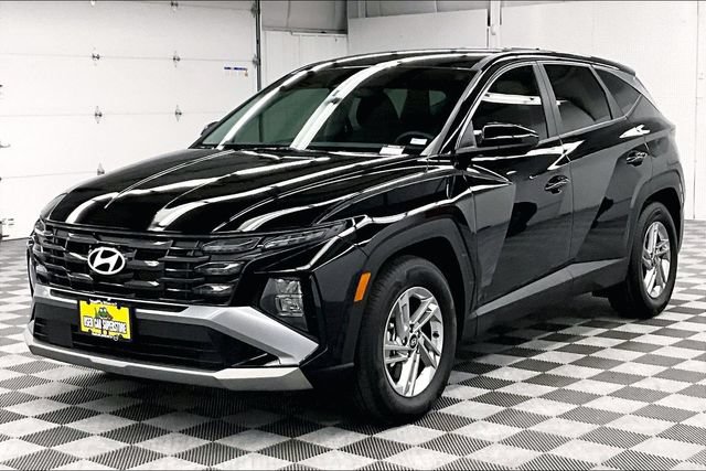 Used 2025 Hyundai Tucson SE FWD image 12