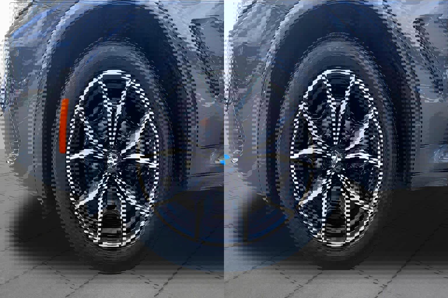 Used 2024 BMW X4 xDrive30i w/ M Sport Package image 9