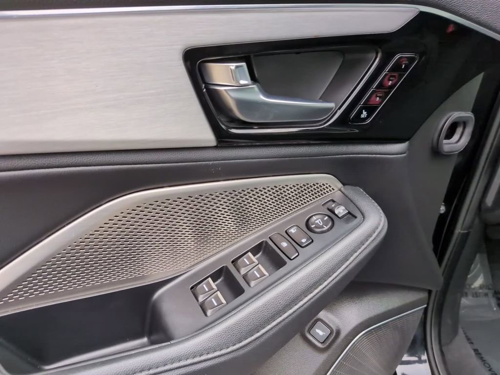 Used 2023 Acura MDX SH-AWD image 20