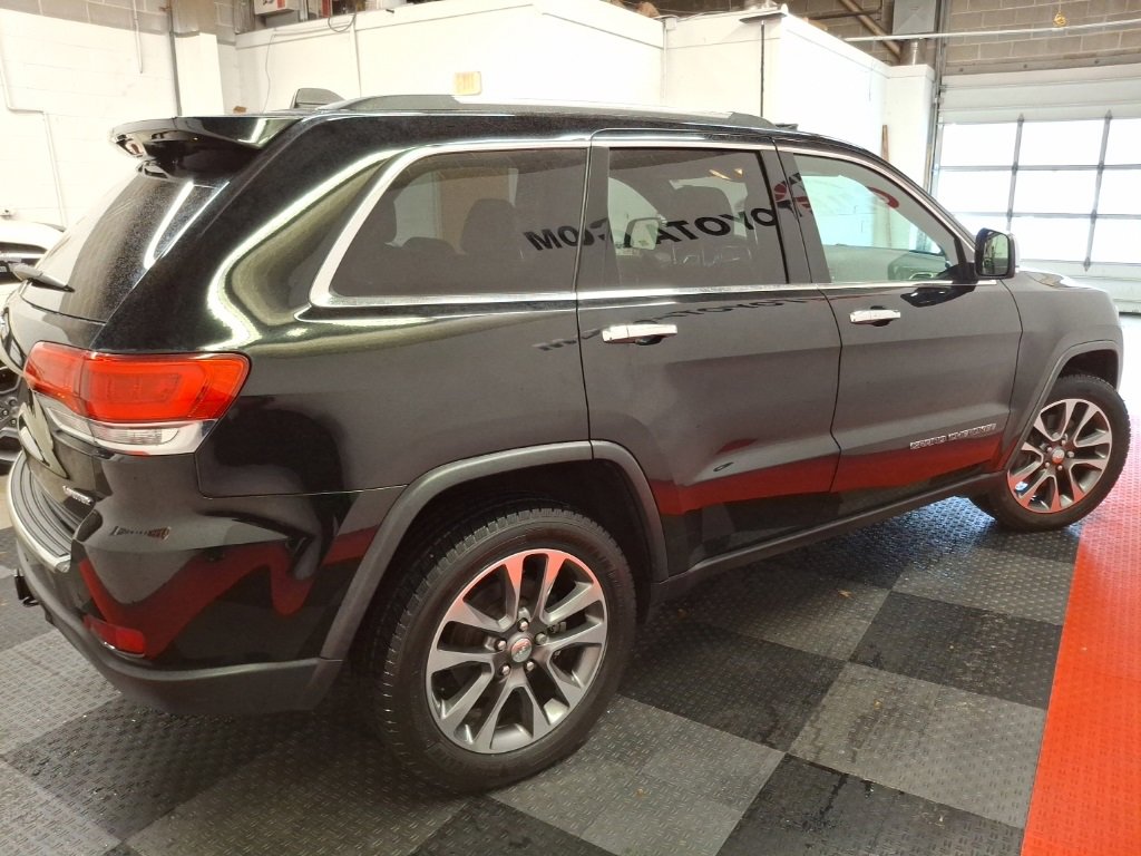 Used 2018 Jeep Grand Cherokee Limited w/ Trailer Tow Group IV image 9