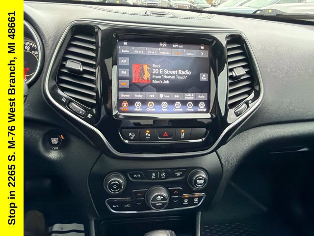 Used 2021 Jeep Cherokee Limited w/ Trailer Tow Group AWD/4WD image 40