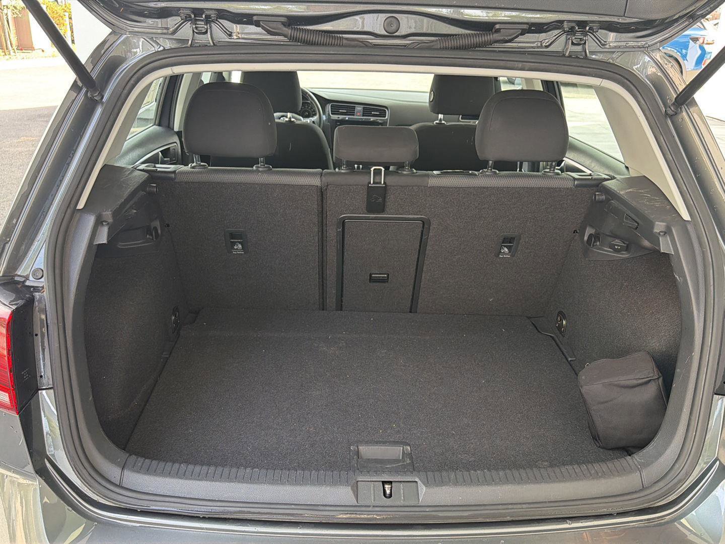 Used 2019 Volkswagen e-Golf SE w/ Driver Assistance Package image 13