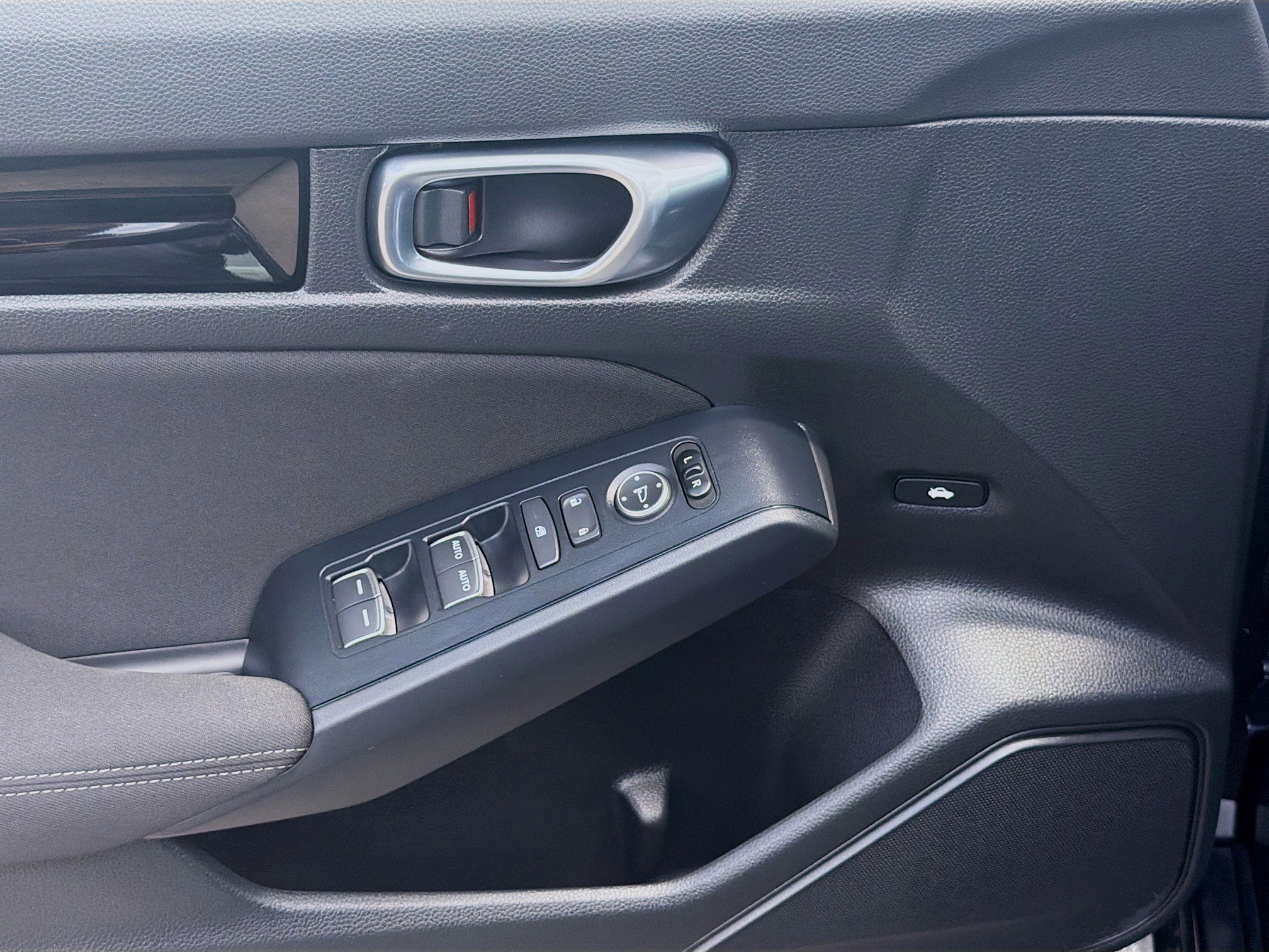 Certified 2025 Honda Civic Sport image 16