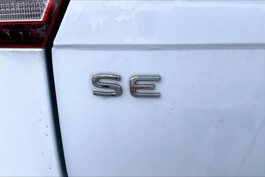 Used 2022 Volkswagen Tiguan SE image 8