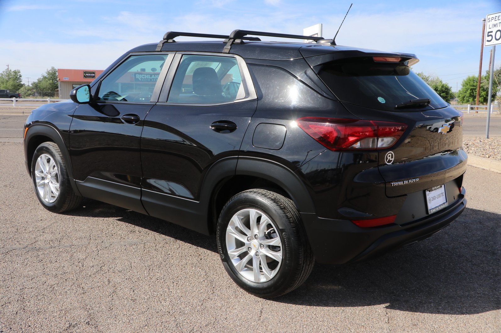 Used 2023 Chevrolet TrailBlazer LS FWD image 5