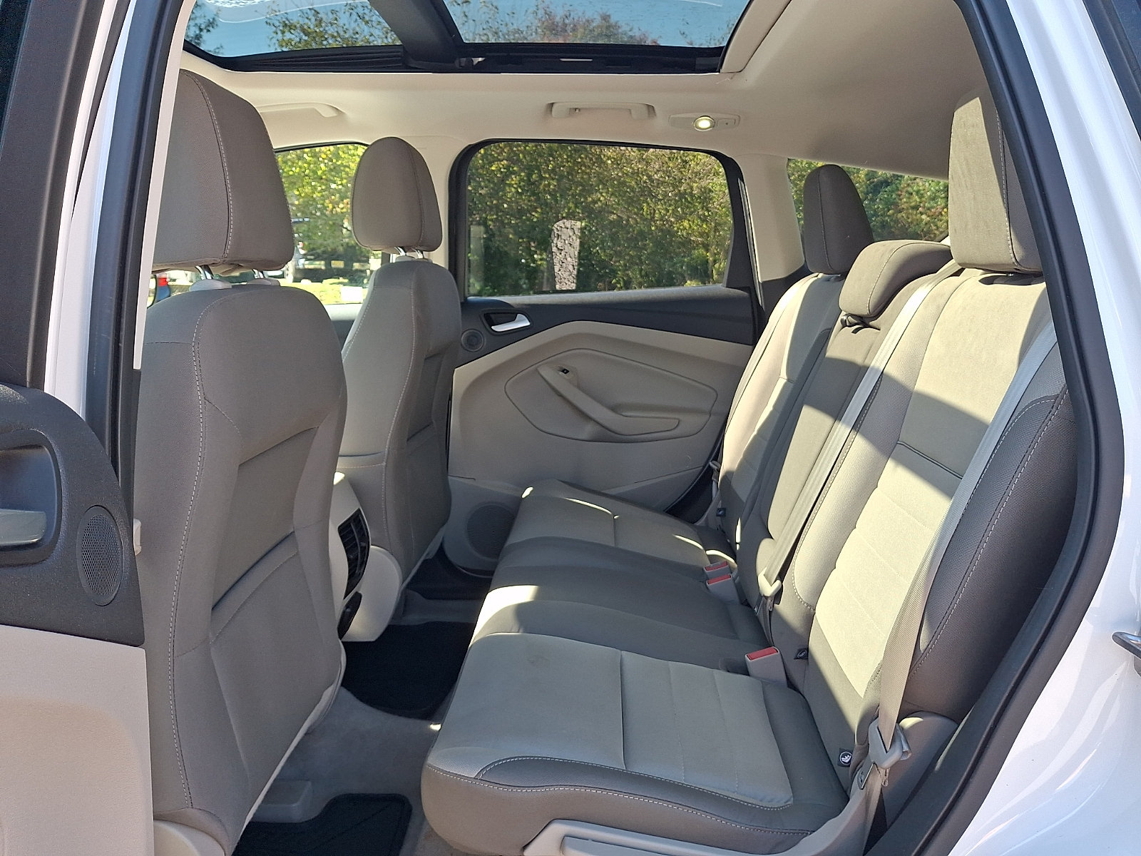 Used 2015 Ford Escape SE w/ Equipment Group 201A AWD/4WD image 11
