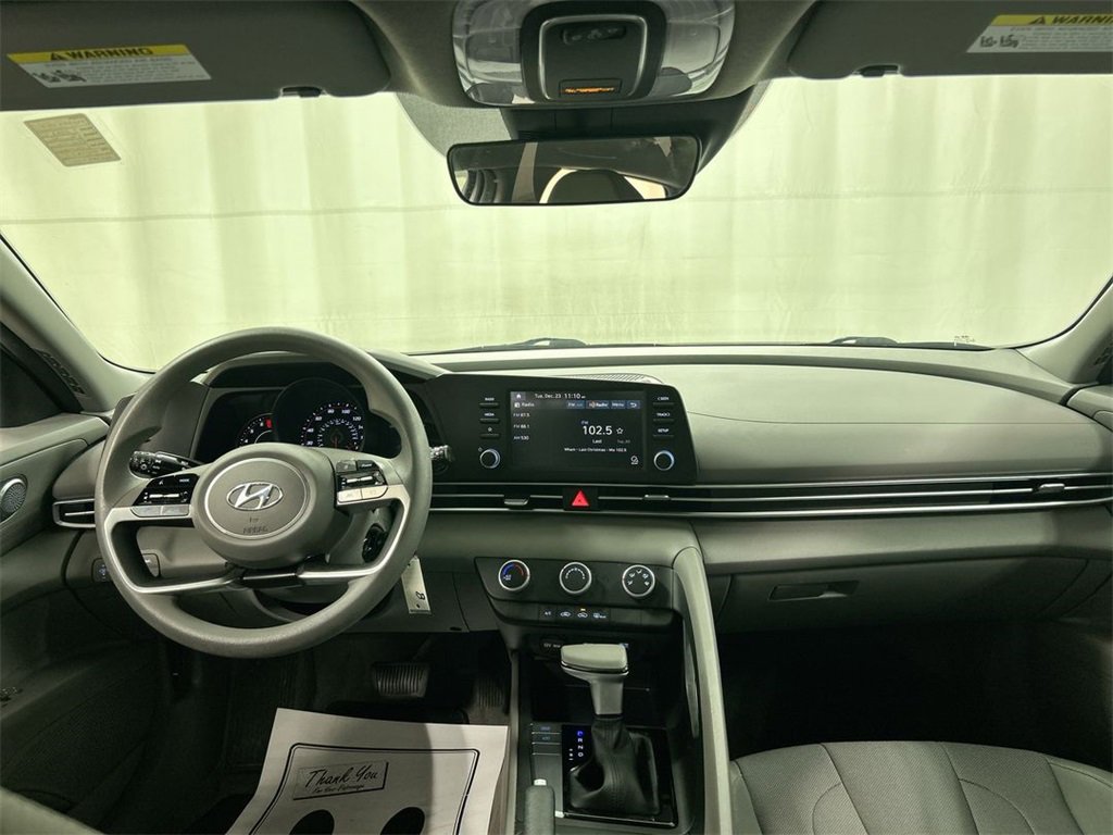 Used 2023 Hyundai Elantra SE image 18