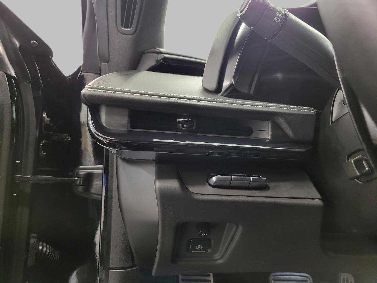 Used 2024 Chevrolet Corvette Z06 w/ Stealth Interior Trim Package image 10