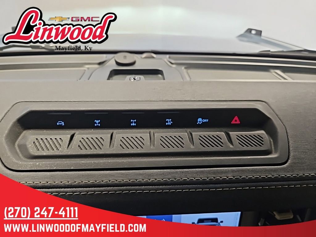 Used 2025 Ford Bronco Badlands image 22