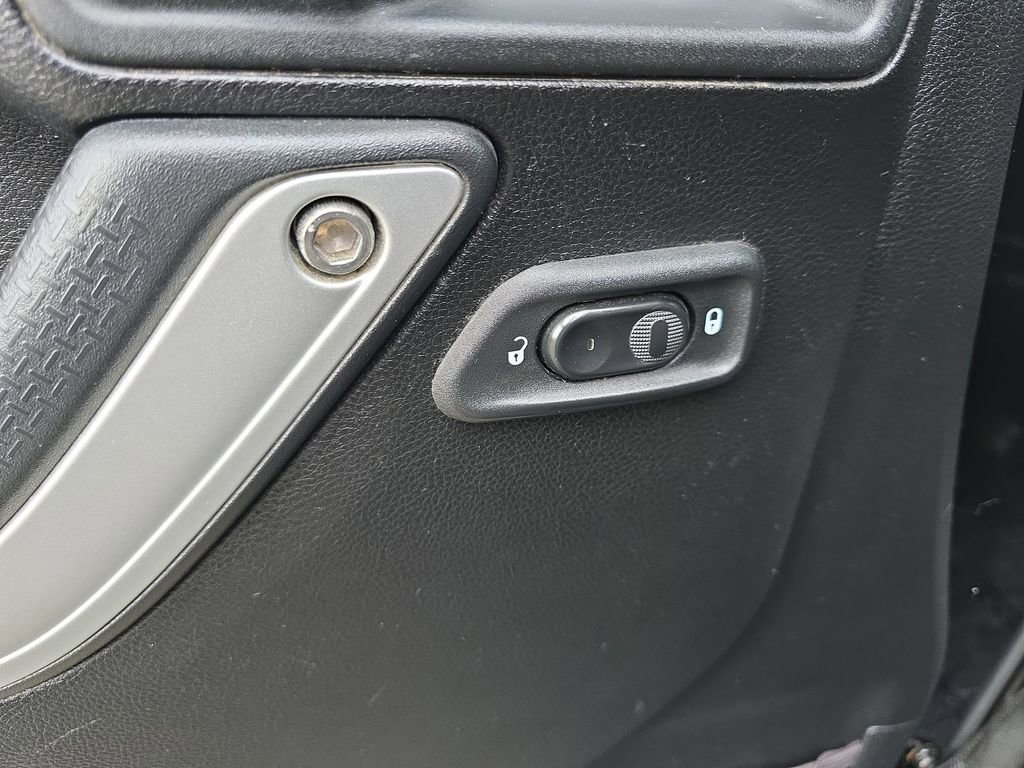 Used 2018 Jeep Wrangler Unlimited Sahara w/ Dual Top Group image 23