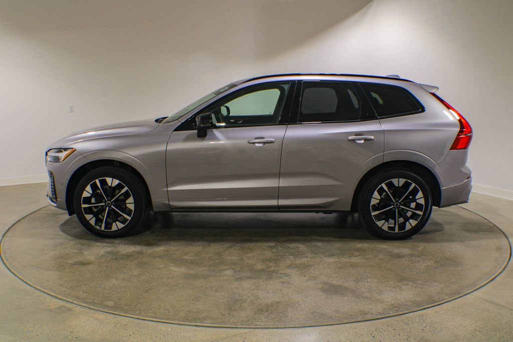 Used 2026 Volvo XC60 B5 Plus w/ Protection Package Premier AWD/4WD image 2