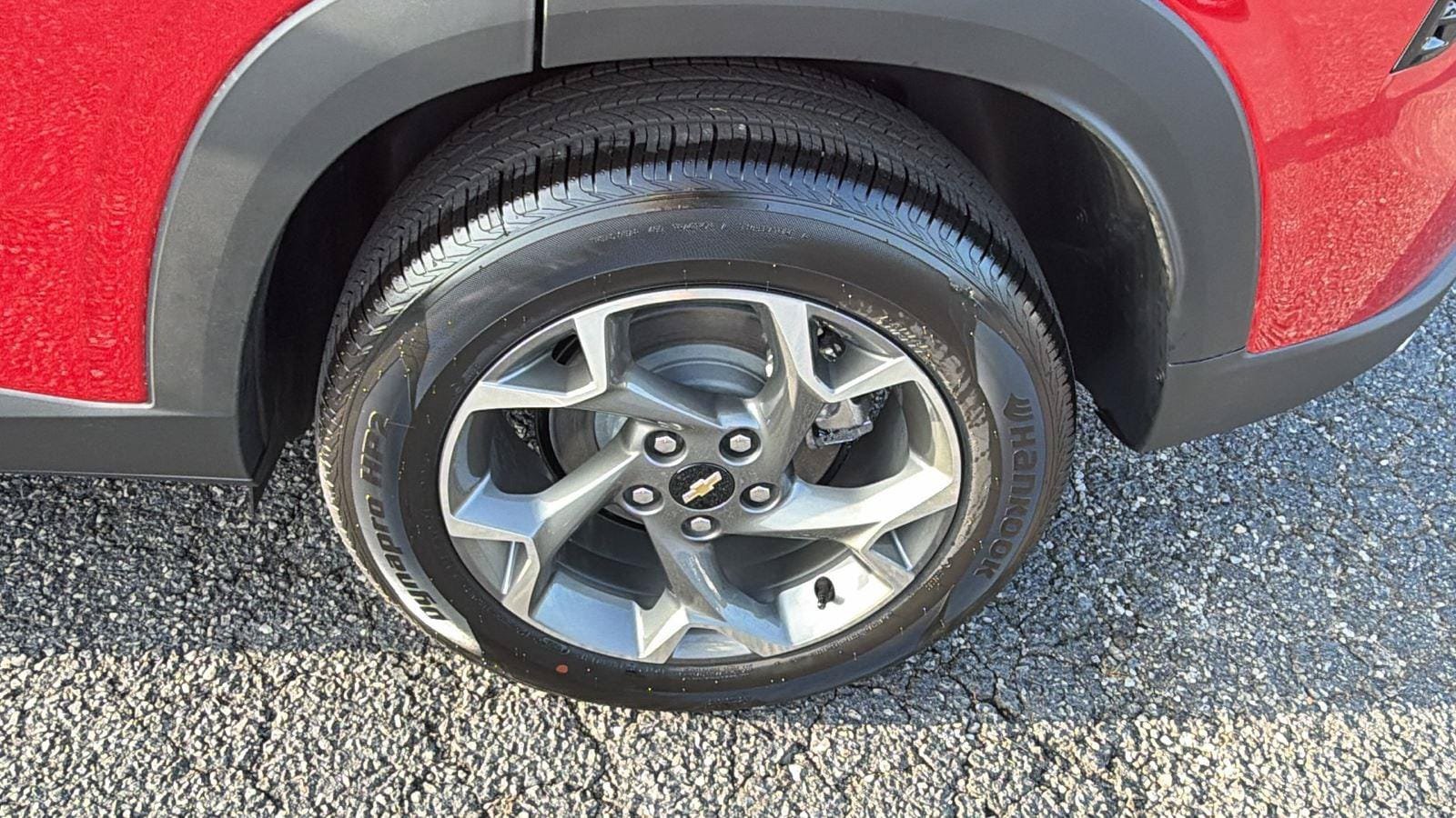New 2026 Chevrolet Trax LT w/ Sunroof Package FWD image 12