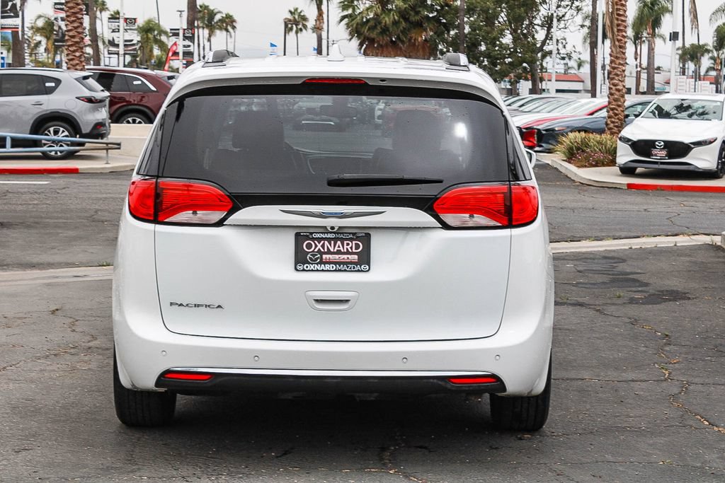 Used 2018 Chrysler Pacifica Touring-L w/ Tire & Wheel Group FWD image 5