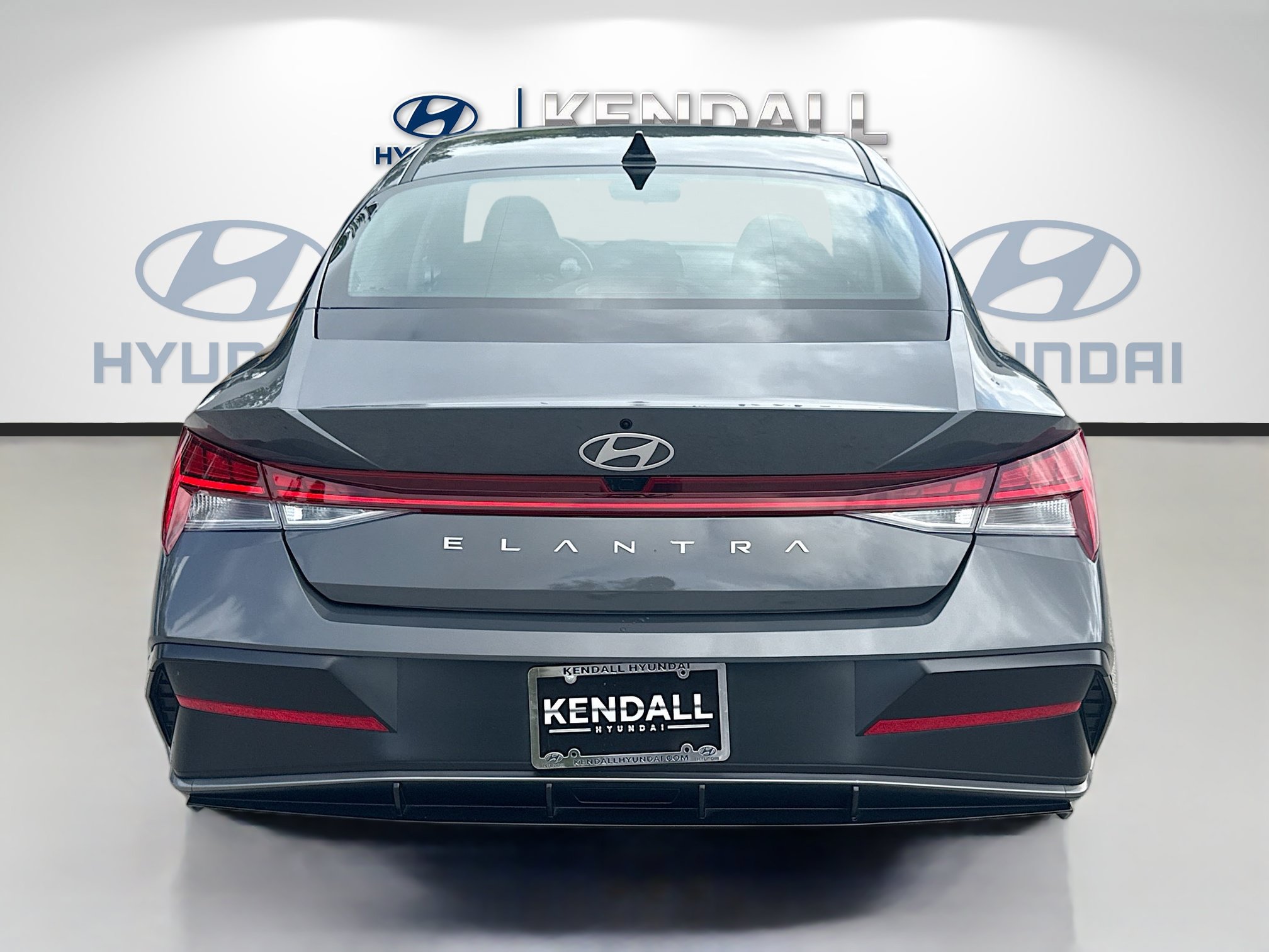 Used 2025 Hyundai Elantra SEL FWD image 5