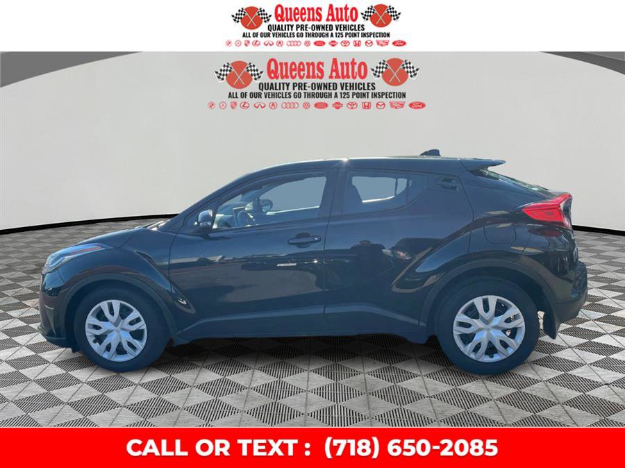 Used 2021 Toyota C-HR LE FWD image 3