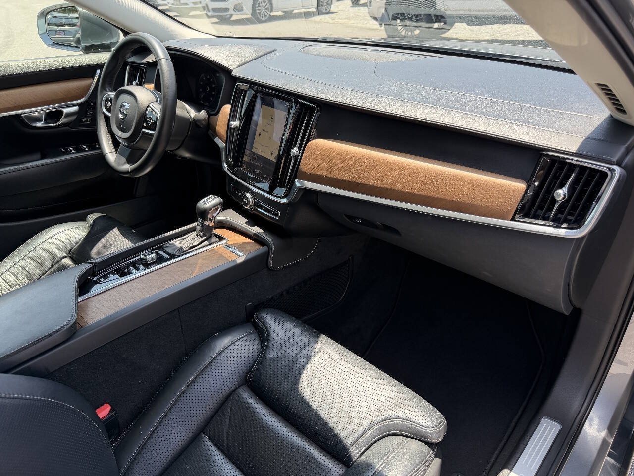 Used 2018 Volvo S90 T6 Inscription w/ Convenience Package AWD/4WD image 18