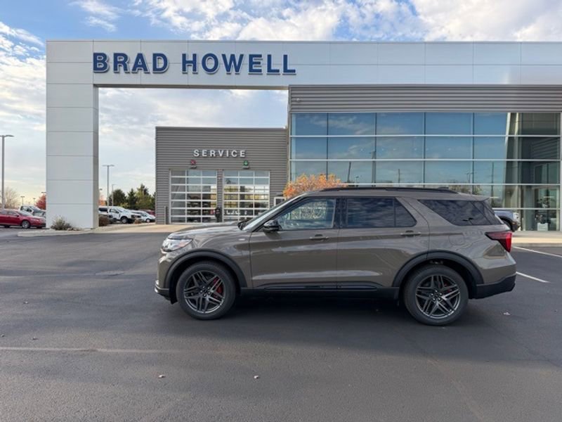 New 2026 Ford Explorer ST-Line w/ ST-Line Street Pack