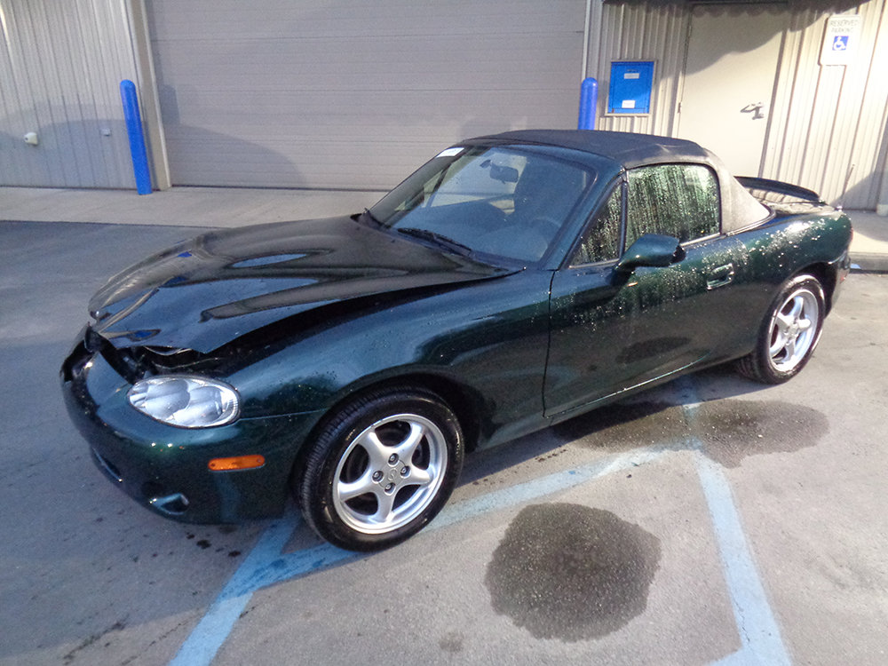 Used 2002 MAZDA MX-5 Miata RWD image 1