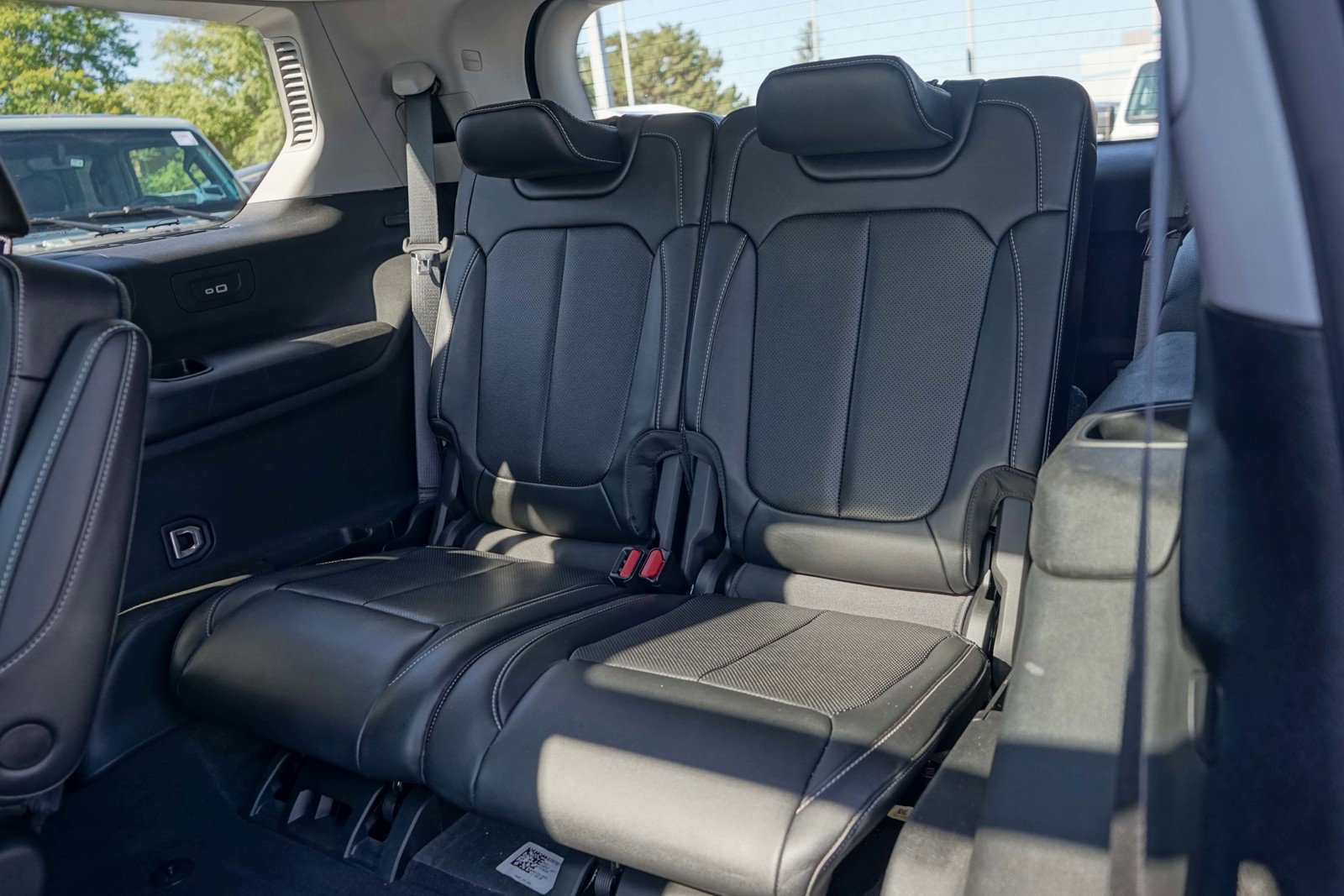 Used 2022 Jeep Grand Cherokee L Limited w/ Luxury Tech Group II image 26