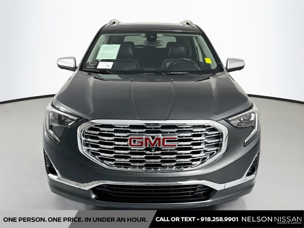 Used 2020 GMC Terrain Denali w/ Denali Premium Package AWD/4WD image 2