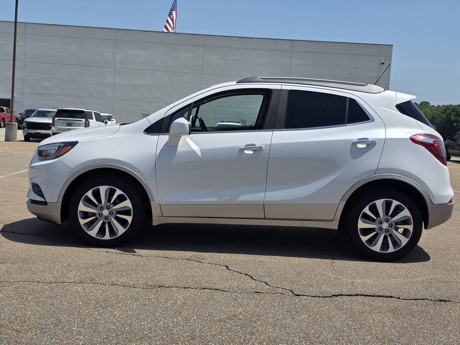 Used 2020 Buick Encore Preferred image 8
