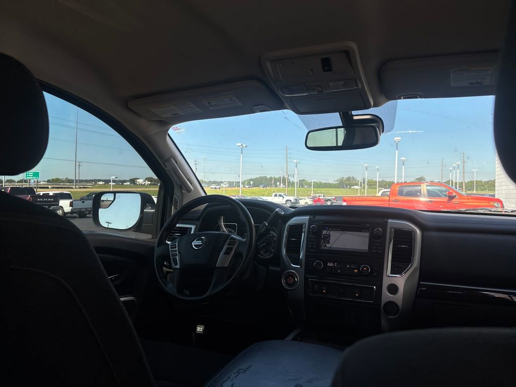 Used 2018 Nissan Titan SV w/ SV Convenience Package RWD image 28