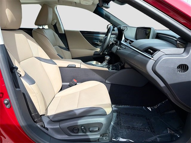 Used 2020 Lexus ES 300h w/ Premium Package image 15