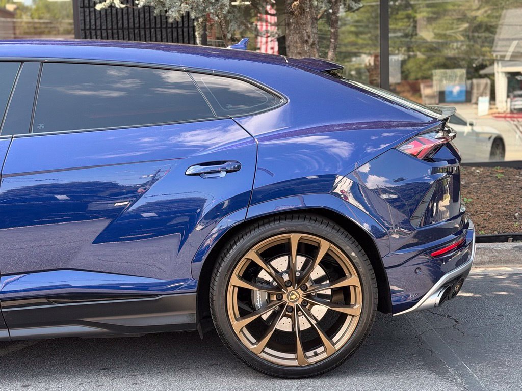 Used 2021 Lamborghini Urus AWD/4WD image 11