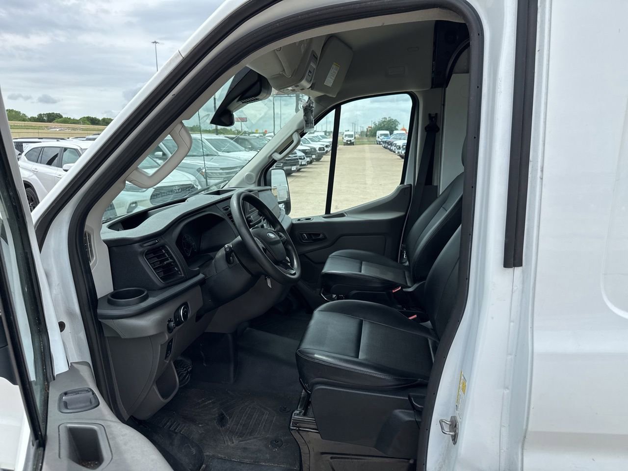 Used 2023 Ford Transit 250 Medium Roof image 17