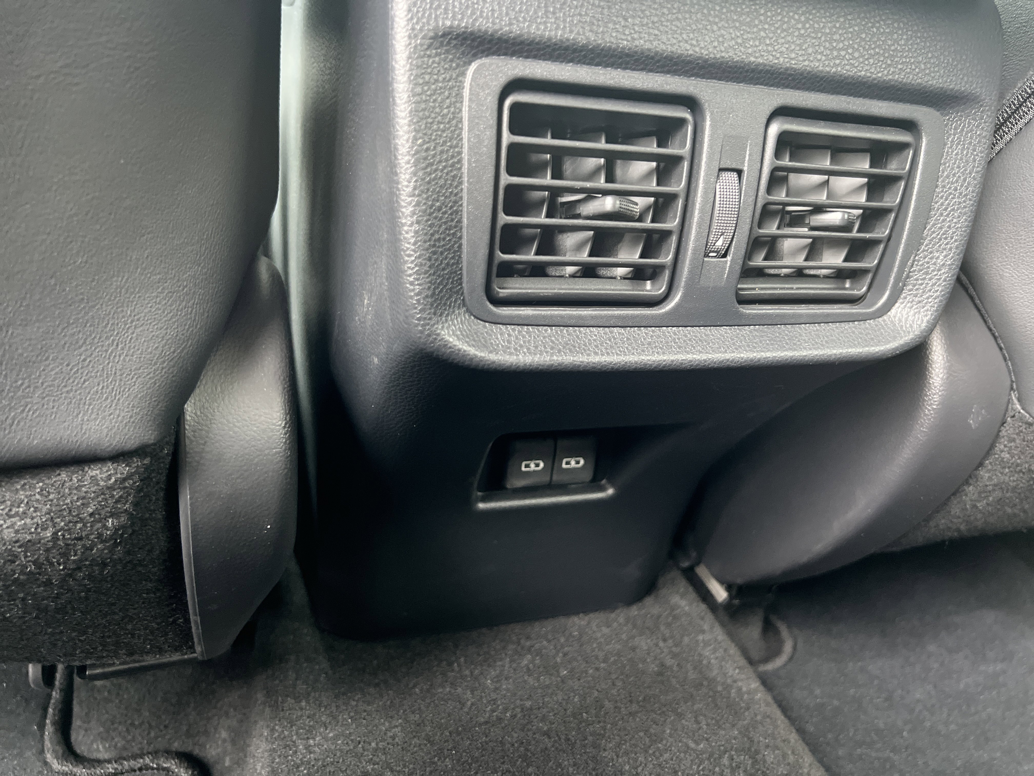 Certified 2024 Toyota Venza XLE image 26