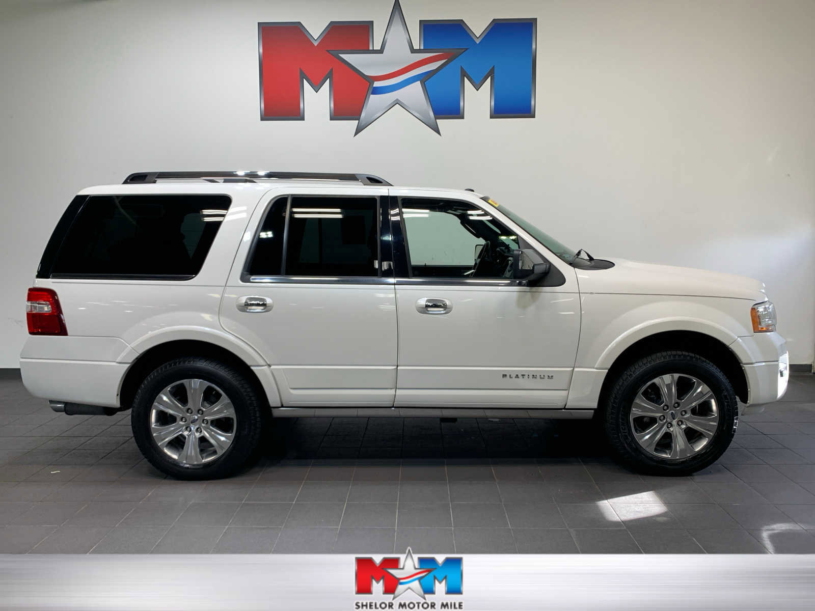 Used 2015 Ford Expedition Platinum image 1