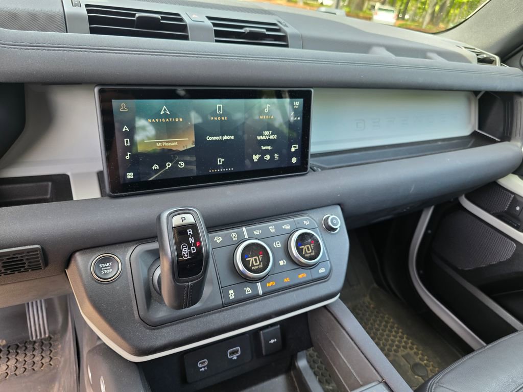 Used 2023 Land Rover Defender 110 S image 11