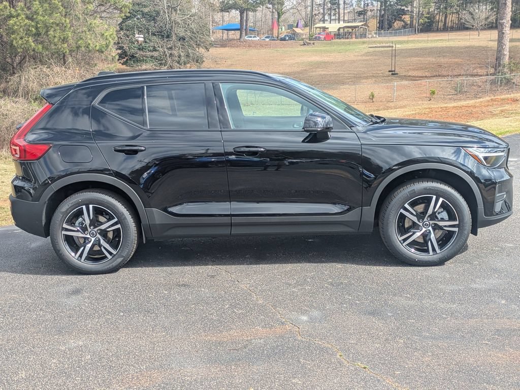 Certified 2026 Volvo XC40 B5 Core AWD/4WD image 7