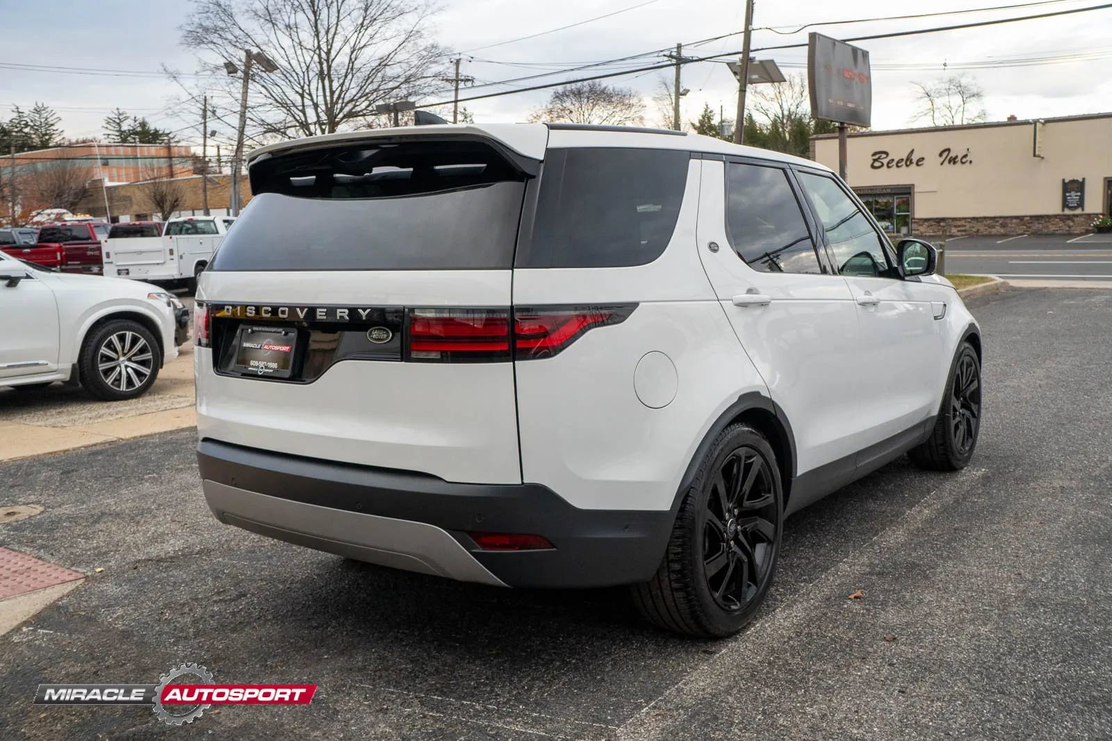 Used 2022 Land Rover Discovery S image 7