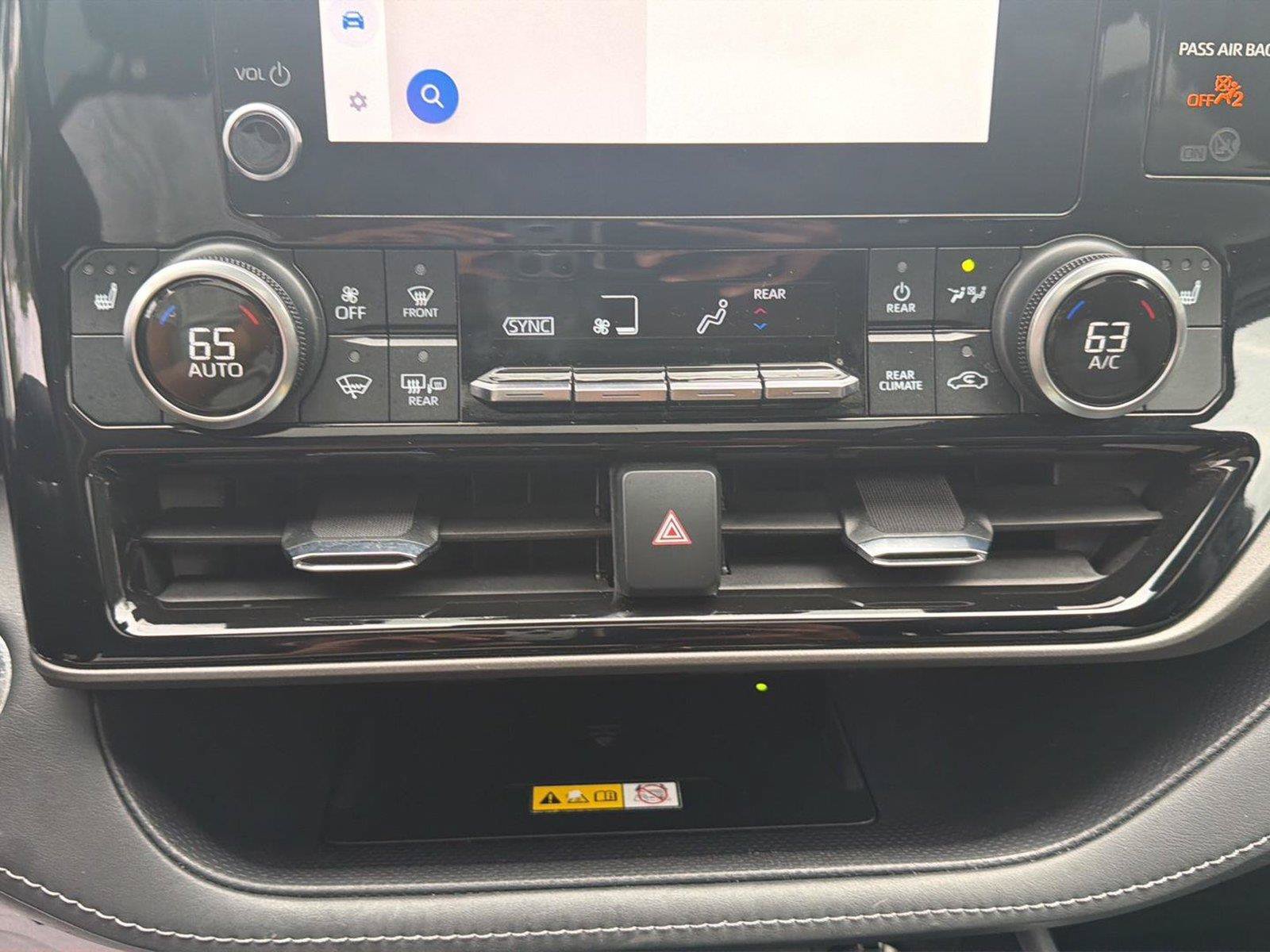 Used 2023 Toyota Highlander XLE AWD/4WD image 20