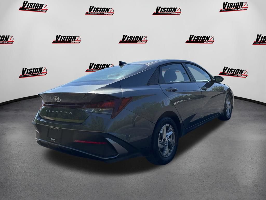Certified 2026 Hyundai Elantra SE FWD image 5