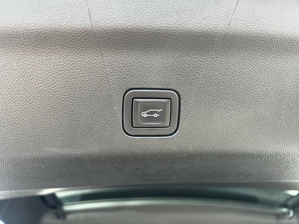Used 2023 Chevrolet Tahoe High Country AWD/4WD image 14