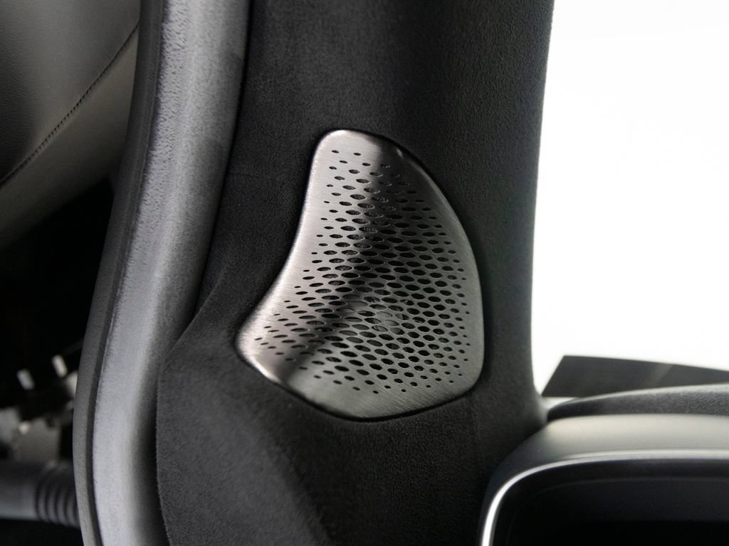 Used 2023 McLaren Artura RWD image 24