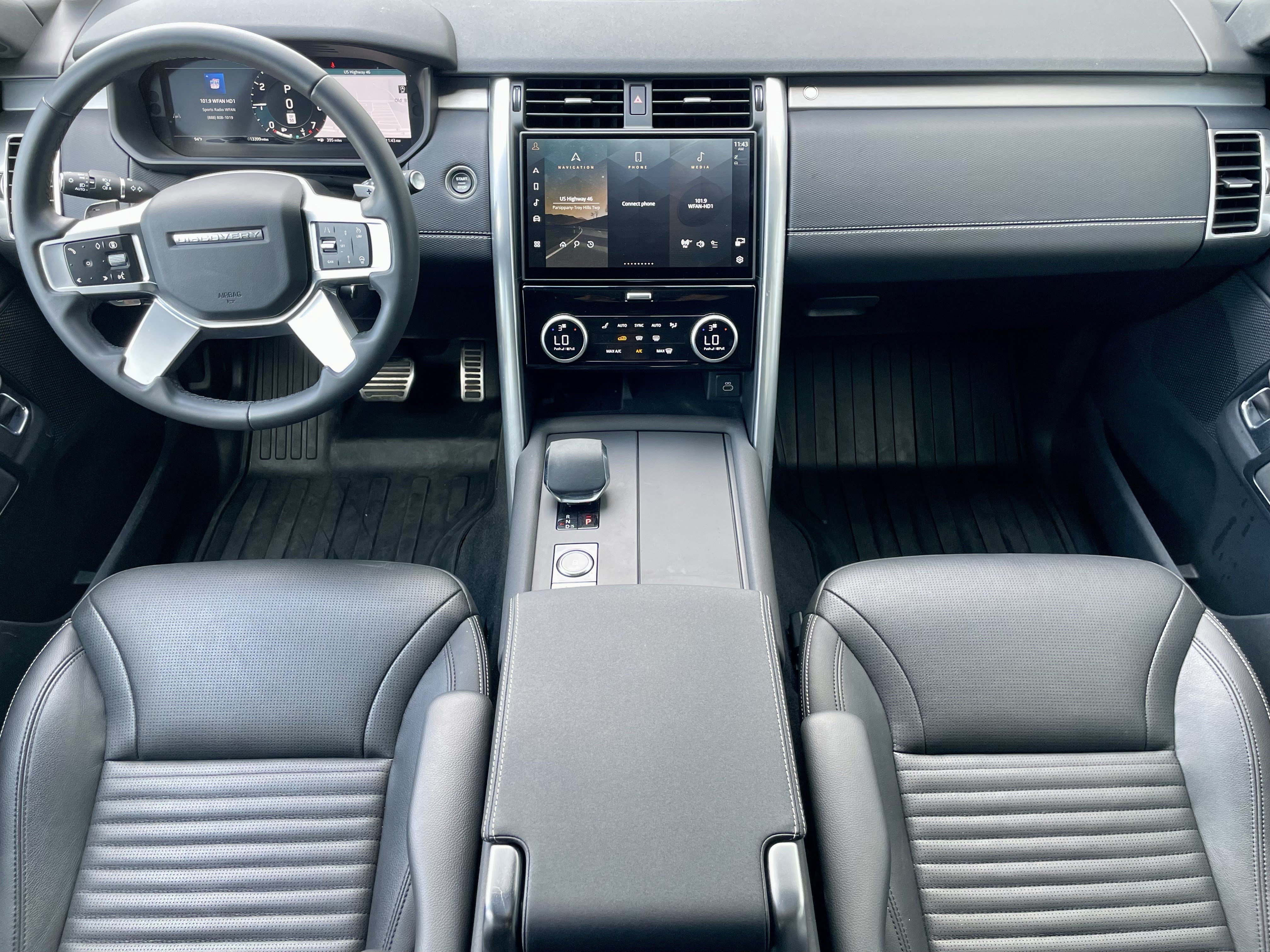 Certified 2025 Land Rover Discovery Dynamic SE AWD/4WD image 18