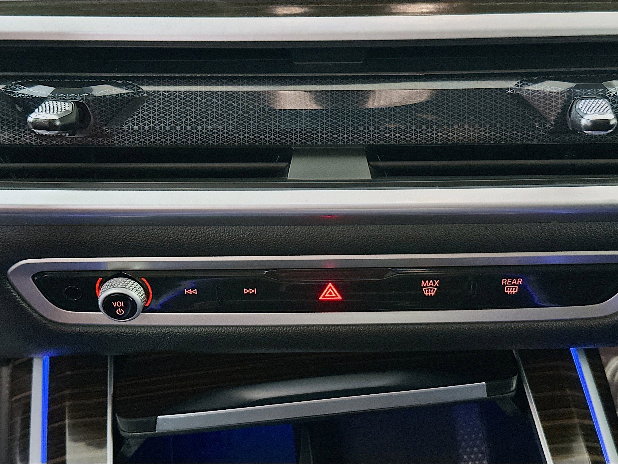 Used 2025 BMW X7 xDrive40i image 24