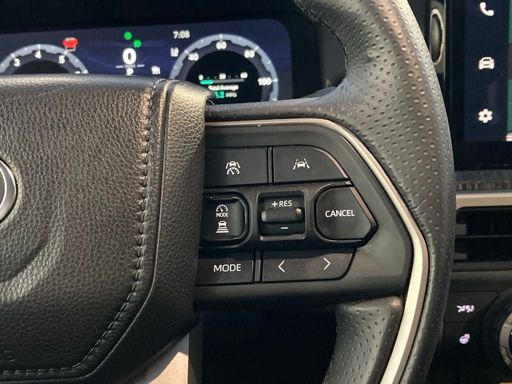 Used 2026 Toyota 4Runner Platinum AWD/4WD image 19