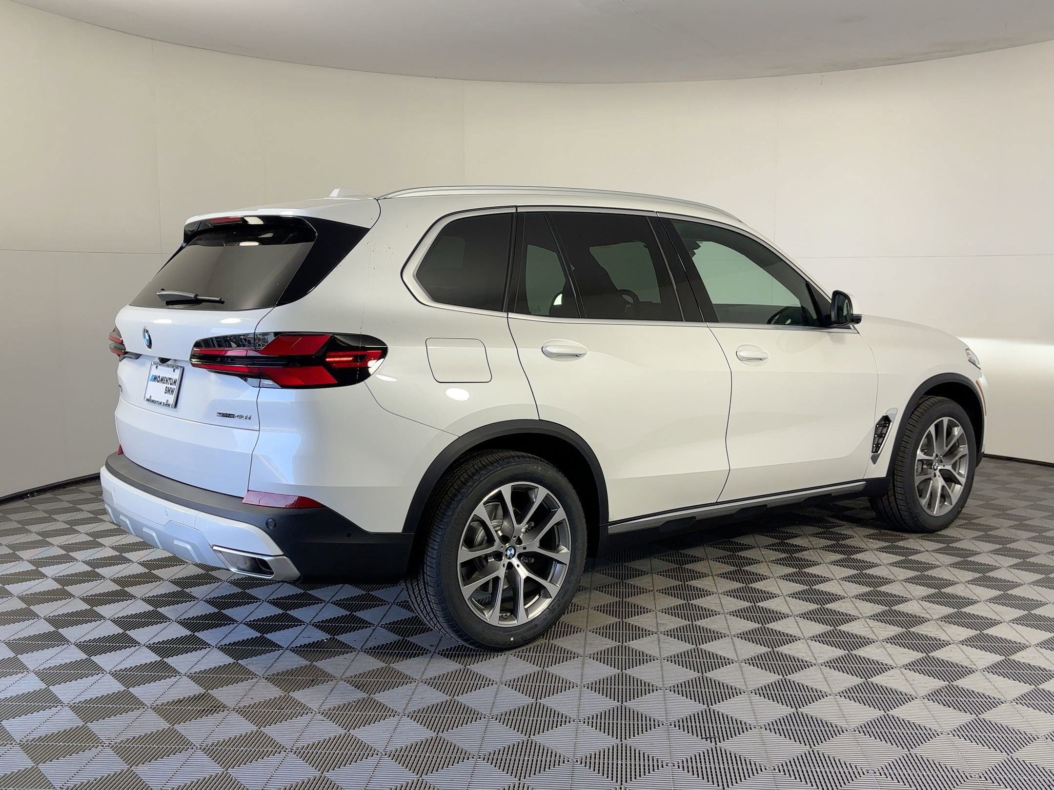 Used 2026 BMW X5 sDrive40i w/ Premium Package RWD image 8