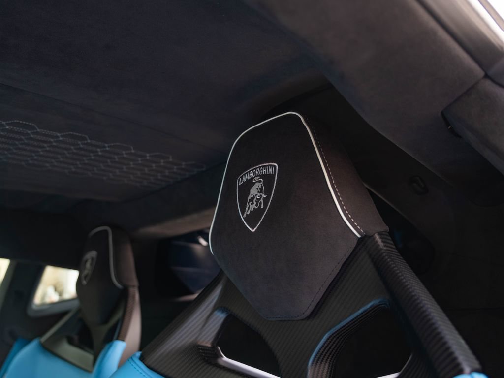 Used 2025 Lamborghini Revuelto AWD/4WD image 23