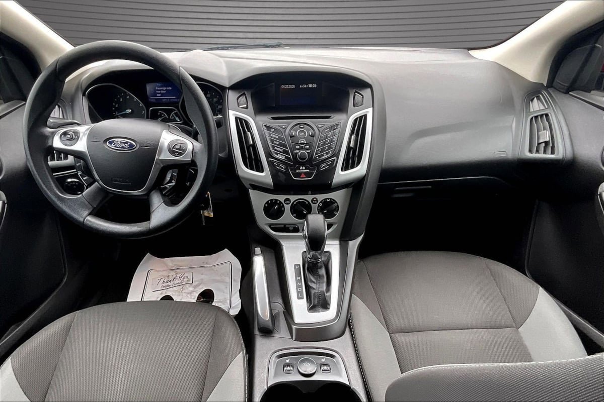Used 2013 Ford Focus SE w/ SE Winter Pkg FWD image 7