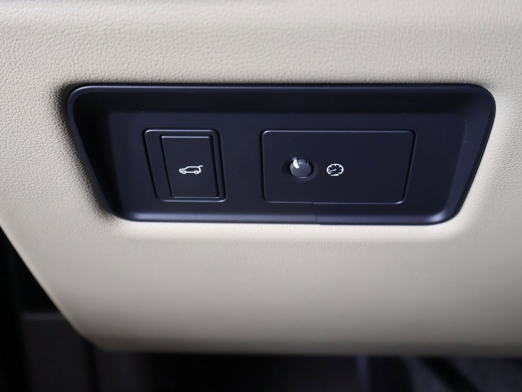 Used 2020 Land Rover Range Rover HSE image 40
