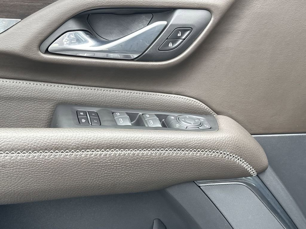 Used 2023 GMC Yukon Denali AWD/4WD image 15