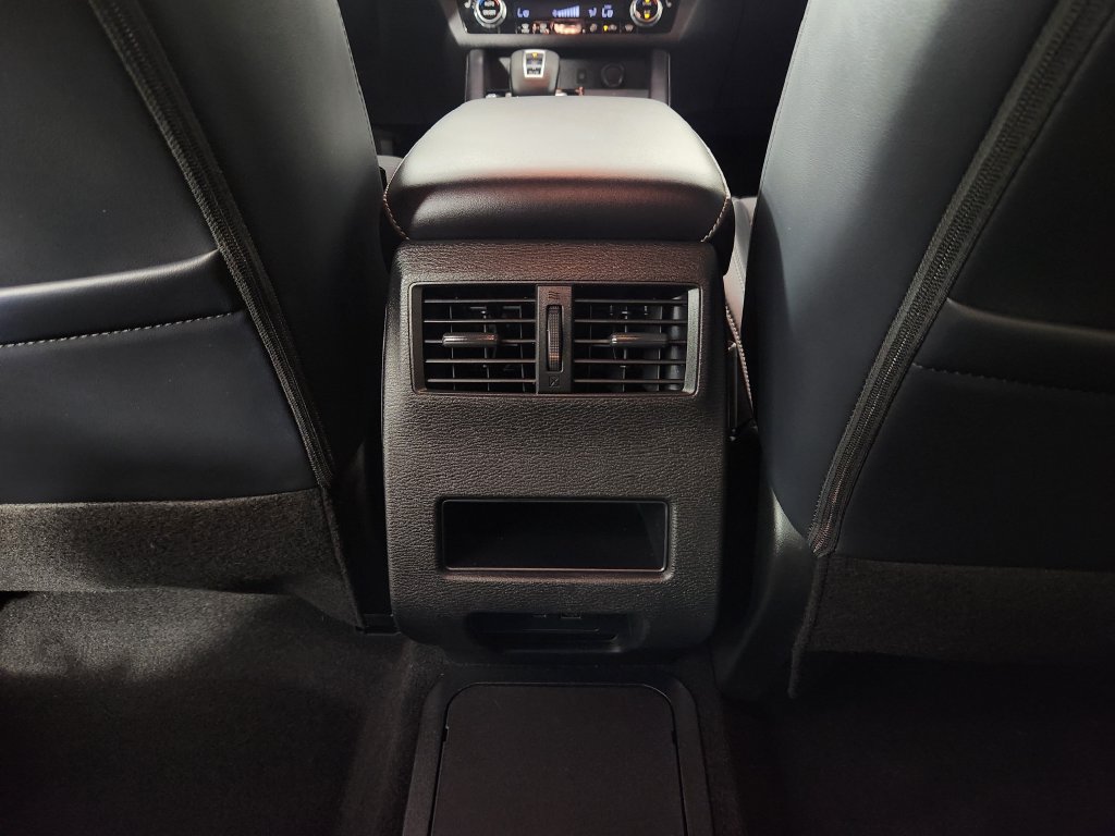 Used 2026 Nissan Rogue SL w/ Family Package AWD/4WD image 19