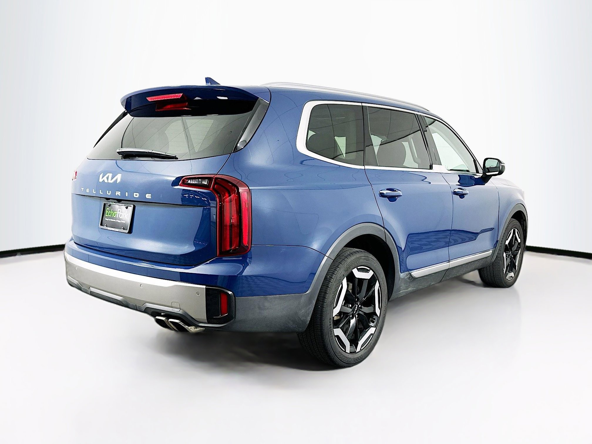 Used 2025 Kia Telluride S FWD image 9