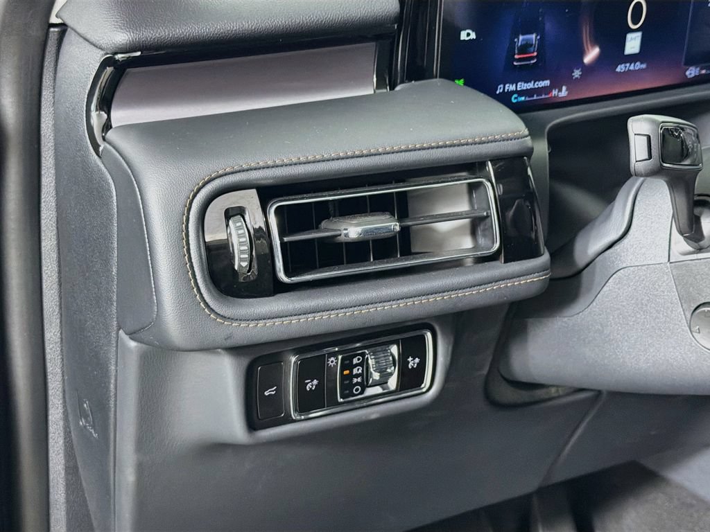 Used 2026 Lincoln Aviator 2WD image 10