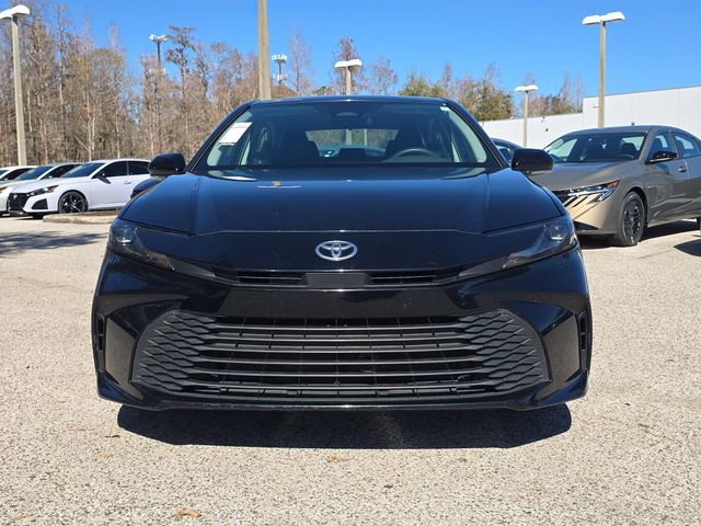 Used 2025 Toyota Camry LE image 3